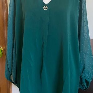 Pretty dressy dark green elegant women's blouse. Size 3XL New with tags